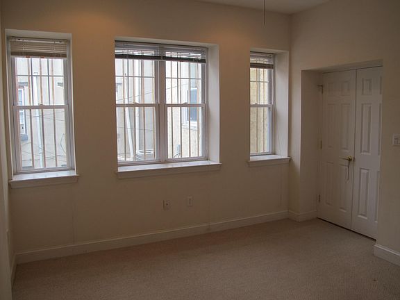 5th image of 804 E Passyunk Ave #A