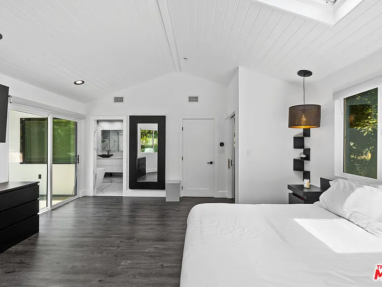 1750 N Beverly Glen Blvd — Photo 18