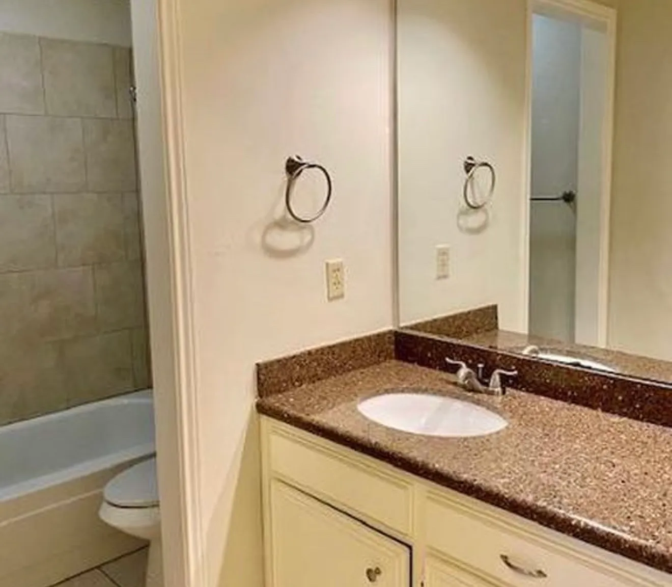 3 bed, 1191 sqft, $1,600 — Photo 4