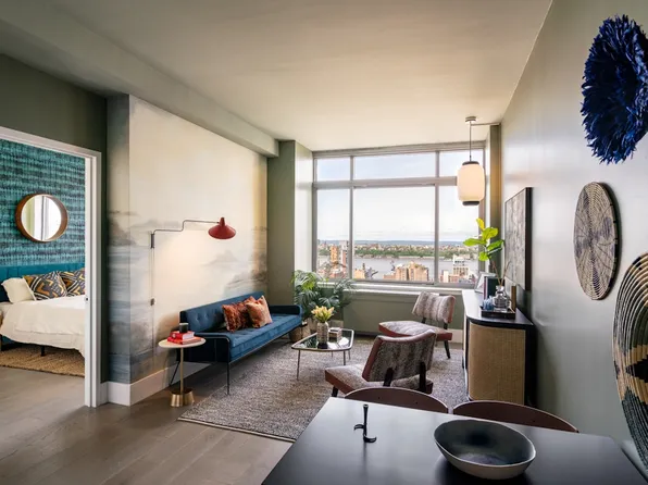 271 West 47th Street image 1 of 17