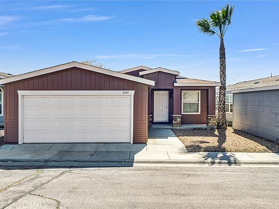 2nd image of 2424 Sunset Ridge Dr