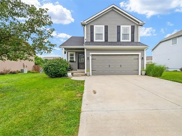 1330 S Delaware Dr, Tonganoxie, KS 66086