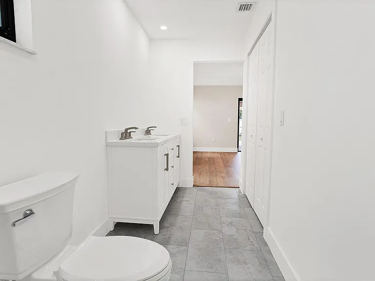 391 NW 58th Ave — Photo 37