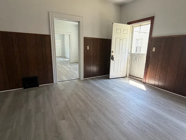 7009 Hecker Ave — Photo 26