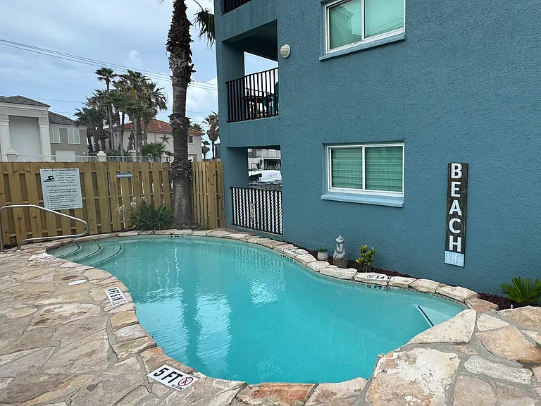132 E Gardenia St #1 — Photo 13
