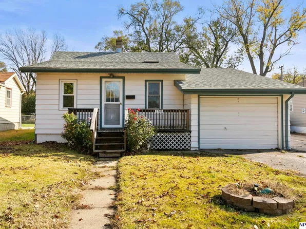 2709 Calhoun St, Bellevue, NE 68005