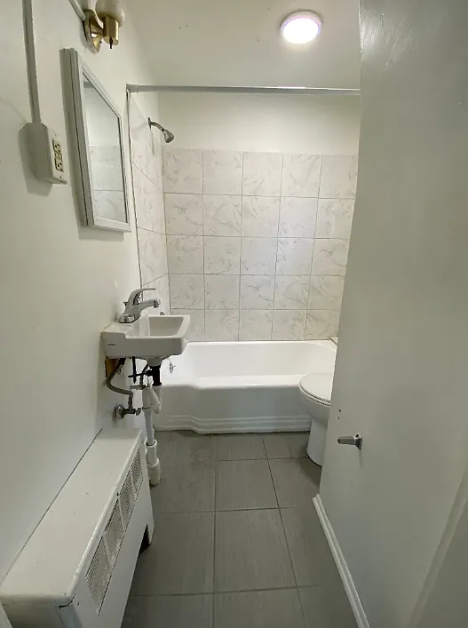 Studio, $1,060 — Photo 4