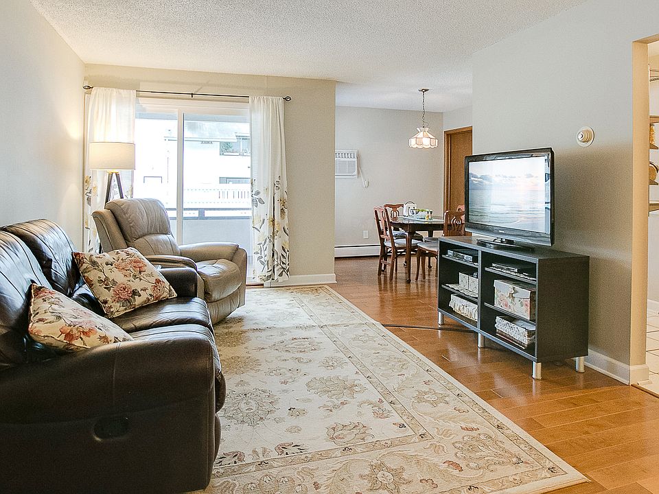 1st image of 8212 Fremont Ave S APT B