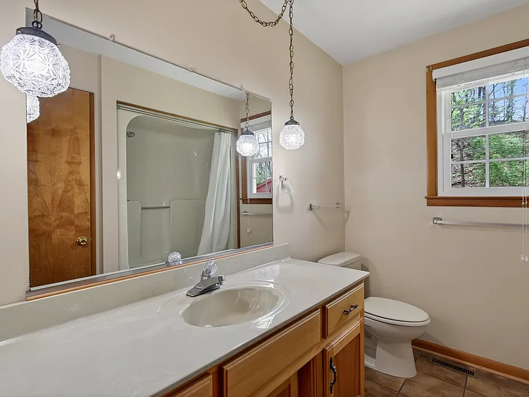 832 New Shackle Island Rd — Photo 18