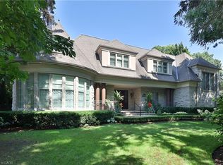 541 Arrowhead Rd, Mississauga, ON L5H 1V5