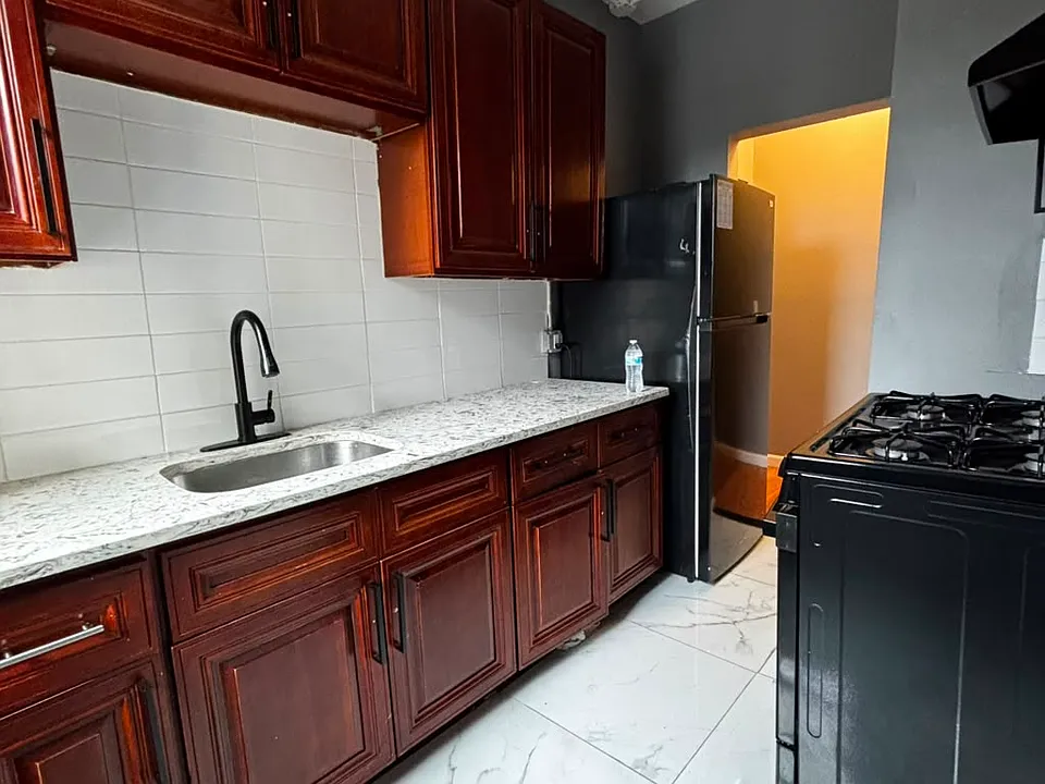 713 Arlington Ave #4D