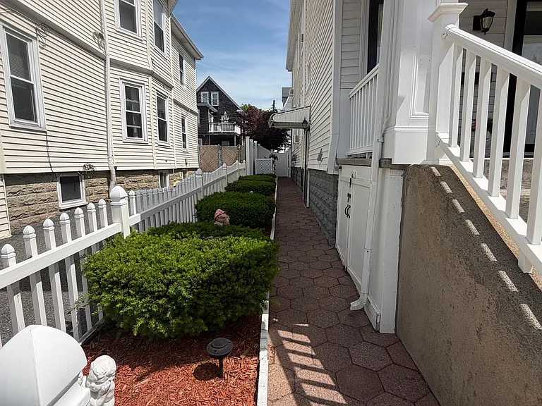 27-29 Minnesota Ave #2 — Photo 20