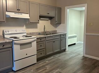 20 S Elm St, Robesonia, PA 19551