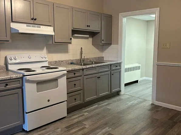 20 S Elm St, Robesonia, PA 19551