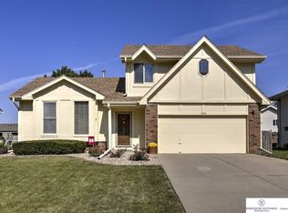 13436 Valley St, Omaha, NE 68144