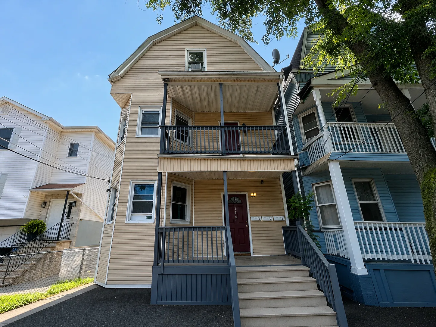 3 bed, 1200 sqft, $2,045 — Photo 4