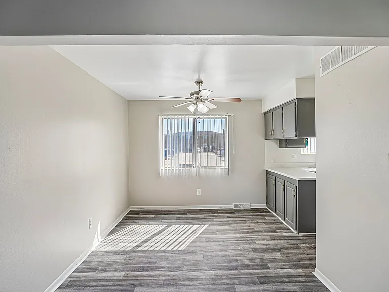 Rivercrest Apartments — Photo 63