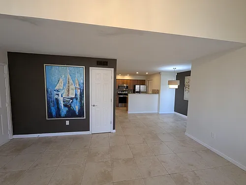 1335 Crystal Way #E Photo 1