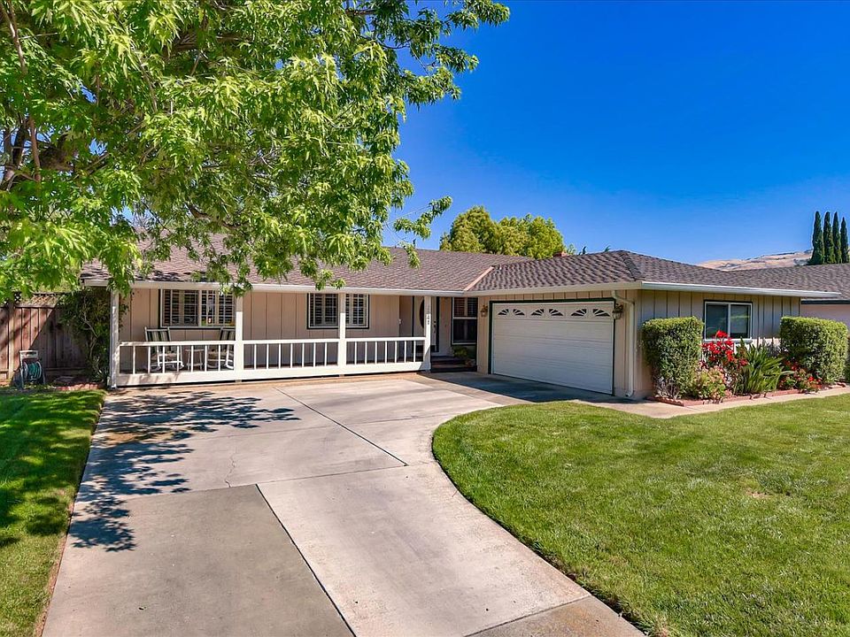 1st image of 2841 Evergreen Way