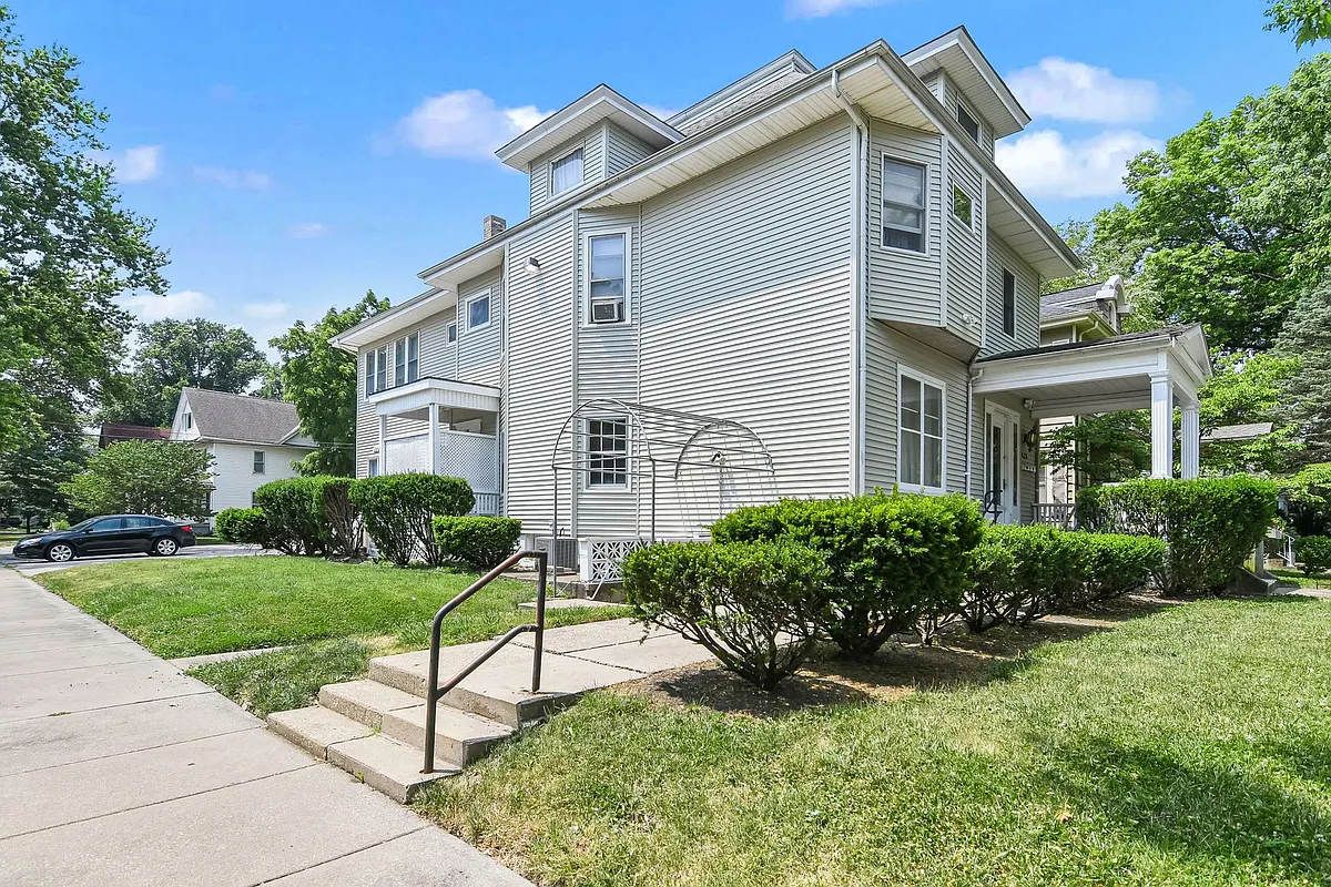 Building Photo - 1301 Whittier Ave