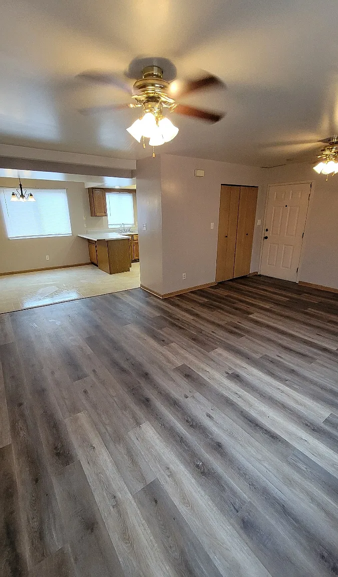 3 bed, 1300 sqft, $1,700 — Photo 3