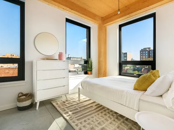 360 Wythe Avenue image 3 of 9