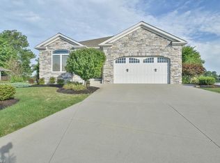 6 Shores Dr, Poland, OH