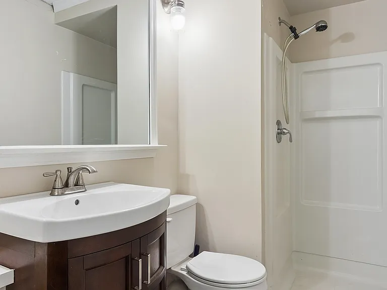 15 Fairview Ave — Photo 4