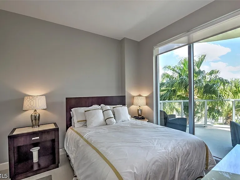 3000 Oasis Grand Blvd #407 — Photo 11