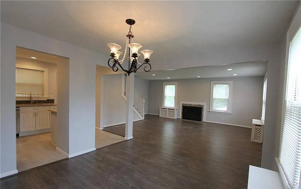 169 Robbins Ave — Photo 3
