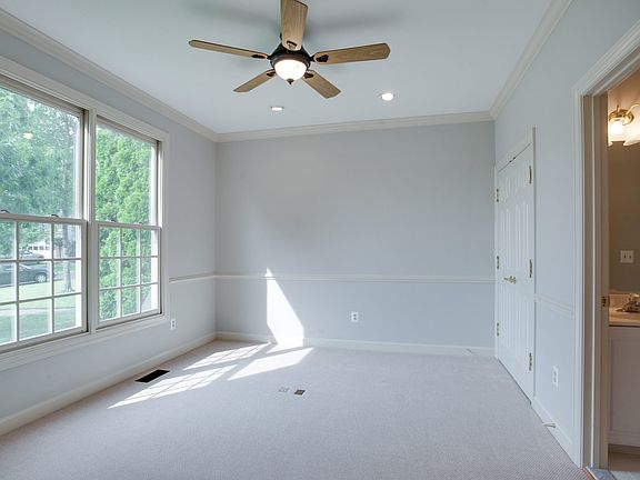 4th image of 43968 Bruceton Mills Cir