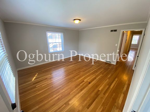 3rd image of 2030 Craig St APT 4