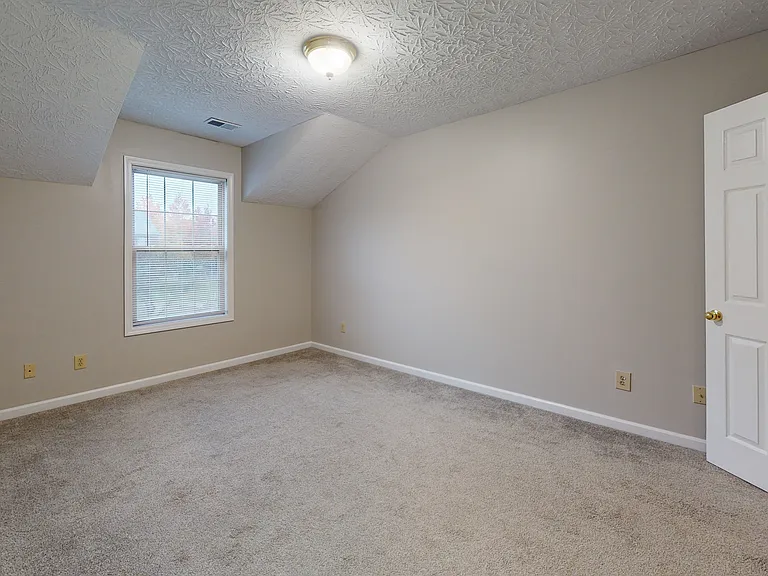 468 Newbury Way — Photo 16