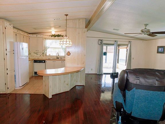 4th image of 4455 Sailboat Ave