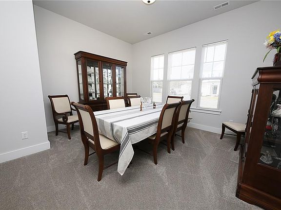 5th image of 203 Farmstead Loop