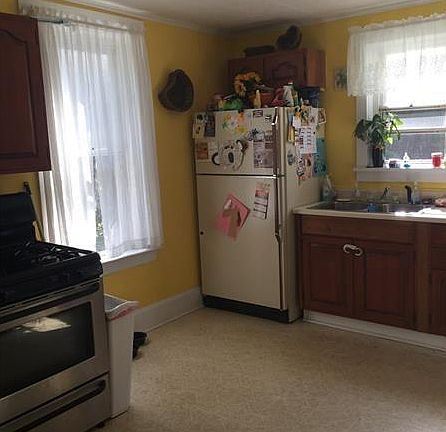 2nd image of 216 E Church St