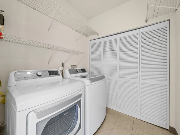 1 Intrepid Place image 25 of 38