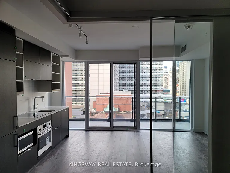 20 Edward St #923 — Photo 9