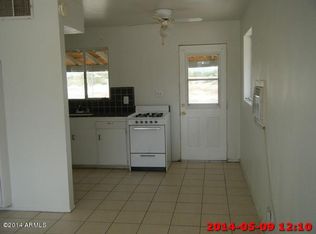 420 Reizen Dr, Morristown, AZ 85342