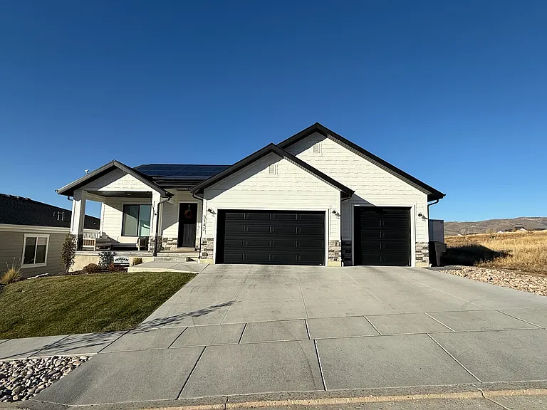 3142 W Harvard Dr — Photo 8