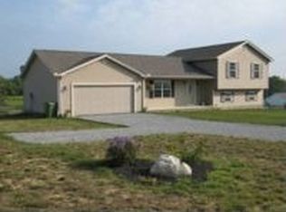 6295 Roundhead Rd, New Vienna, OH 45159