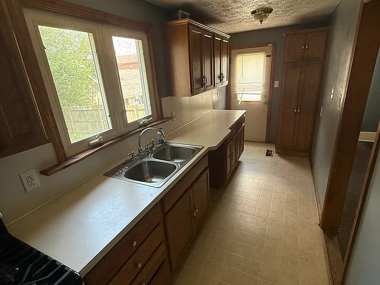 511 S Haines Ave — Photo 5