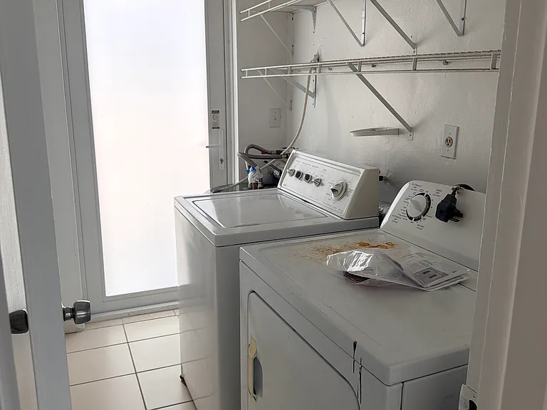 3110 SW 25th St #1 — Photo 6