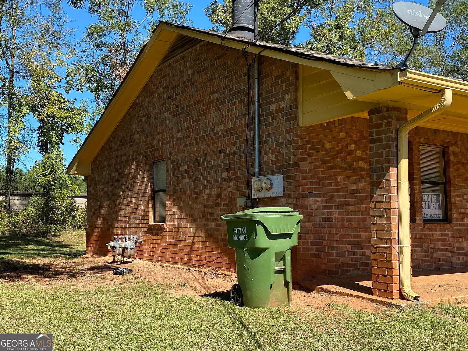2 bed, 1.0 bath, 986 sqft, $1,000 — Photo 2