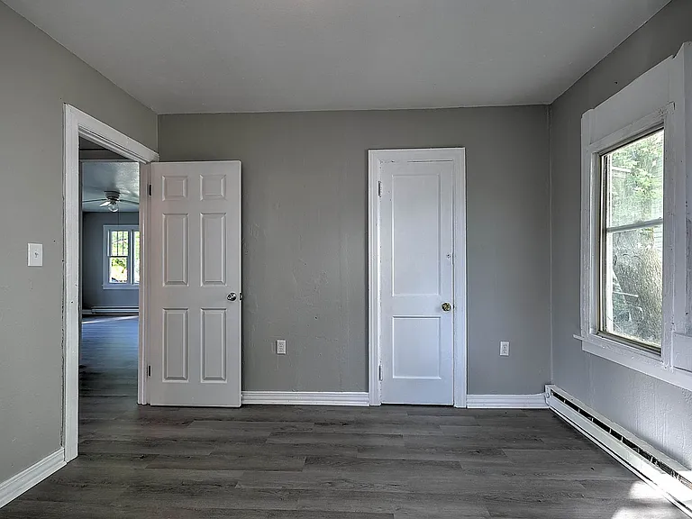 304 N Hardin St — Photo 16
