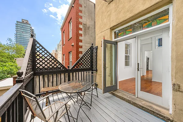 Rented by Compass | media 7