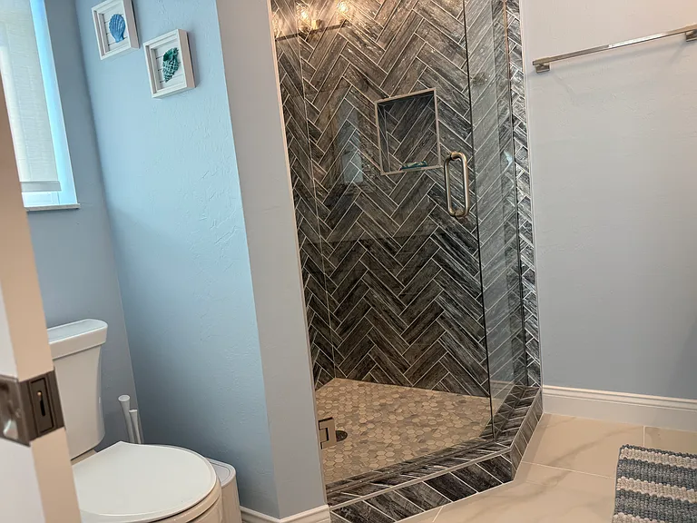 111 Madison Ct — Photo 35