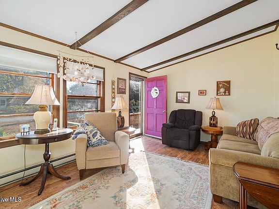 5th image of 223 Dogwood Street