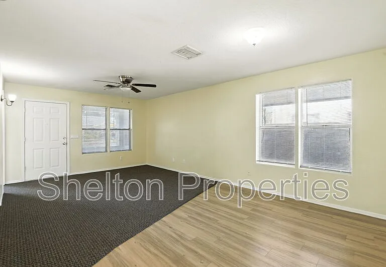 345 N 15th St — Photo 6