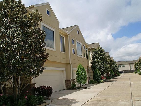 3rd image of 3815 Center Plaza Dr